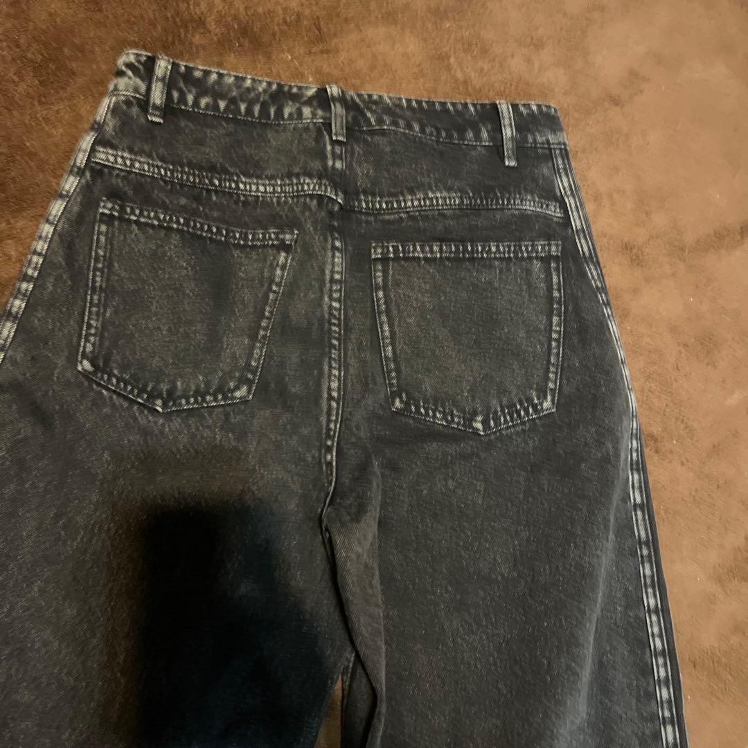 adidas ダークデニム ワイドレッグパンツ