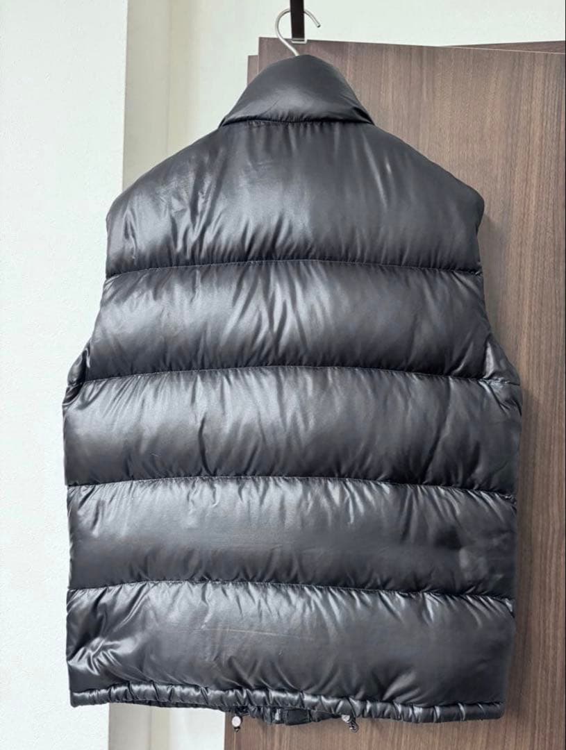 PRADA ブラック ダウンベスト