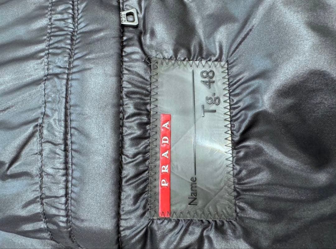 PRADA ブラック ダウンベスト