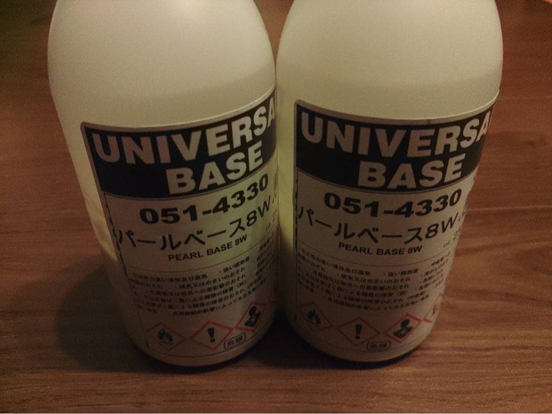 ロックペイント　ユニバーサルパールベース　塗料　　　　8W 2本