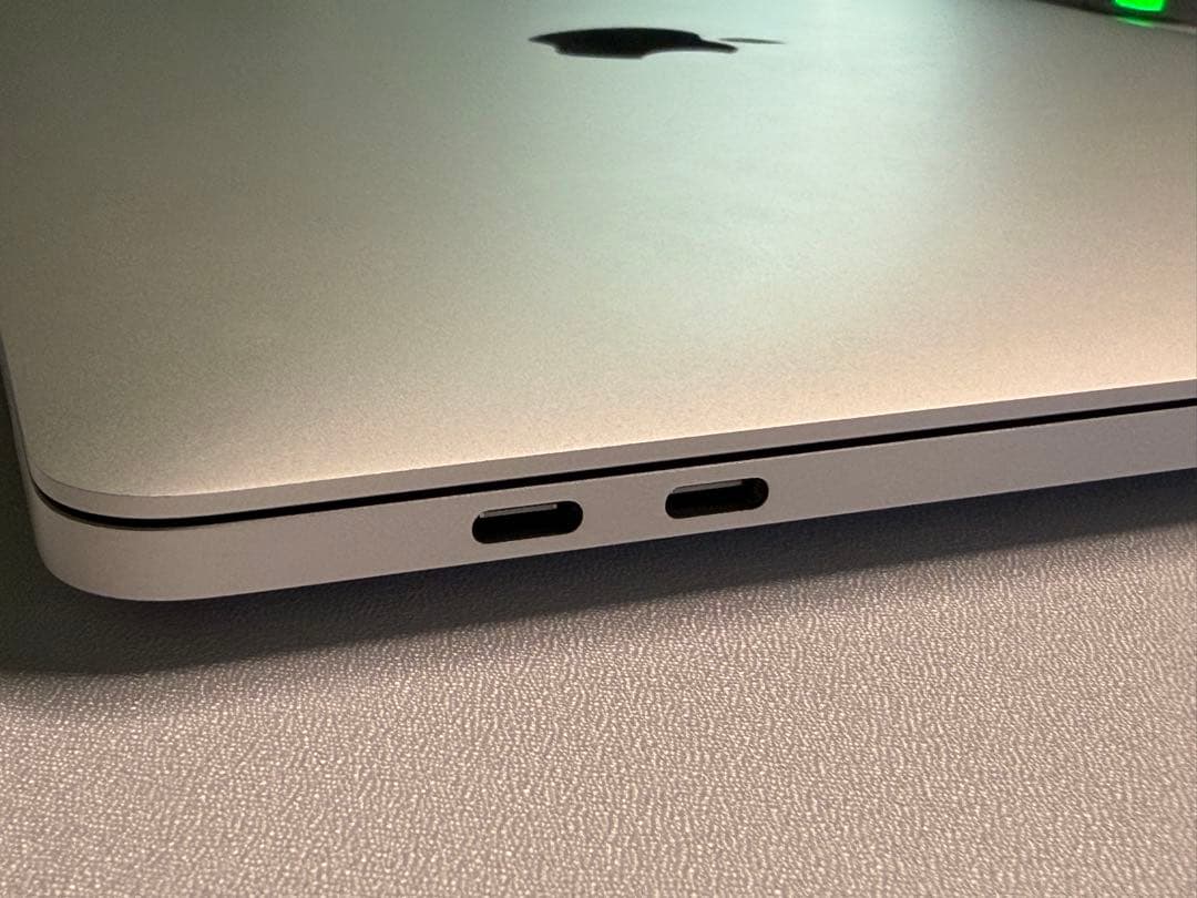 MacBook Pro 13 2020 M1 256GB（A2338日本語配列）