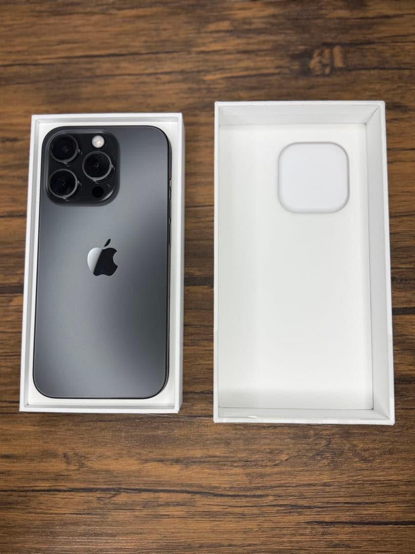 iPhone 15 Pro 256GB SIMフリー ブラックチタニウム