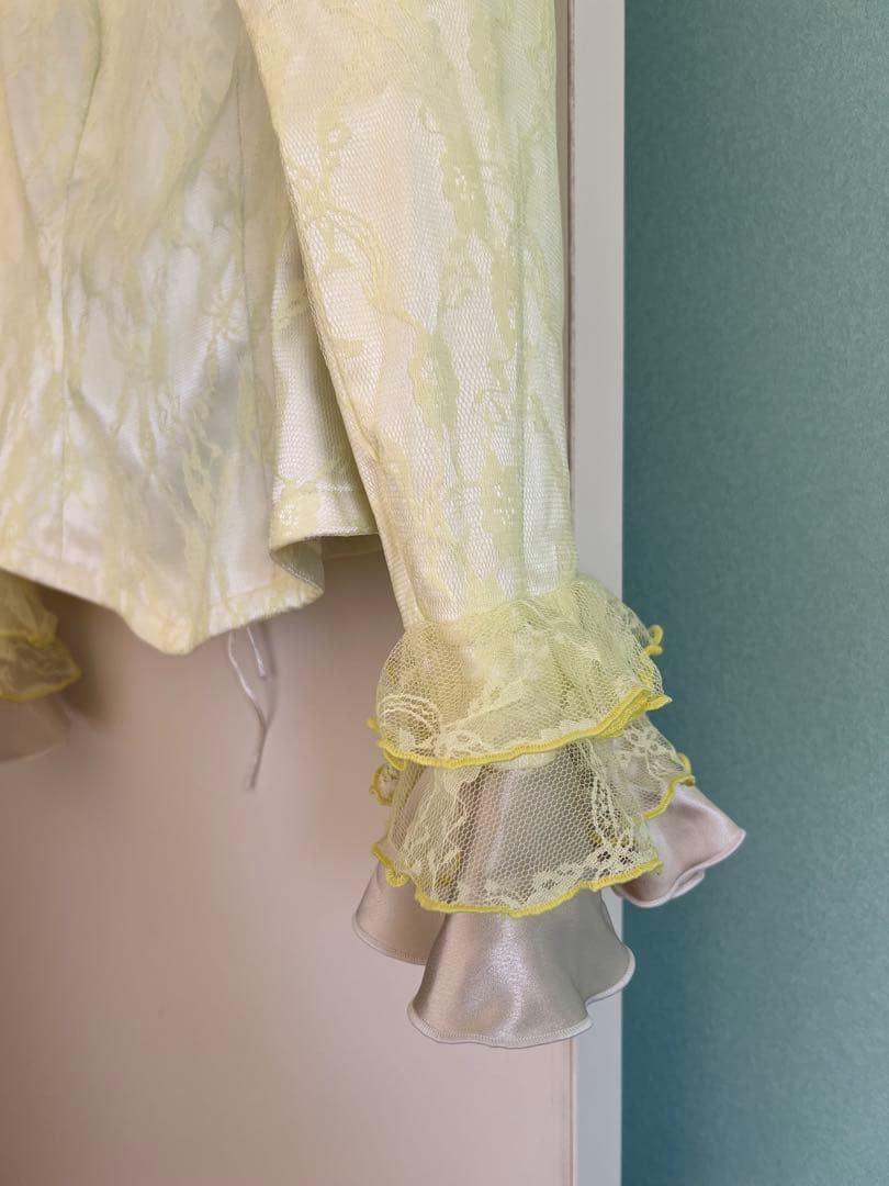 フラメンコブラウス　ソニアジョーンズ　クリーム色　4サイズ　レースブラウス　衣装