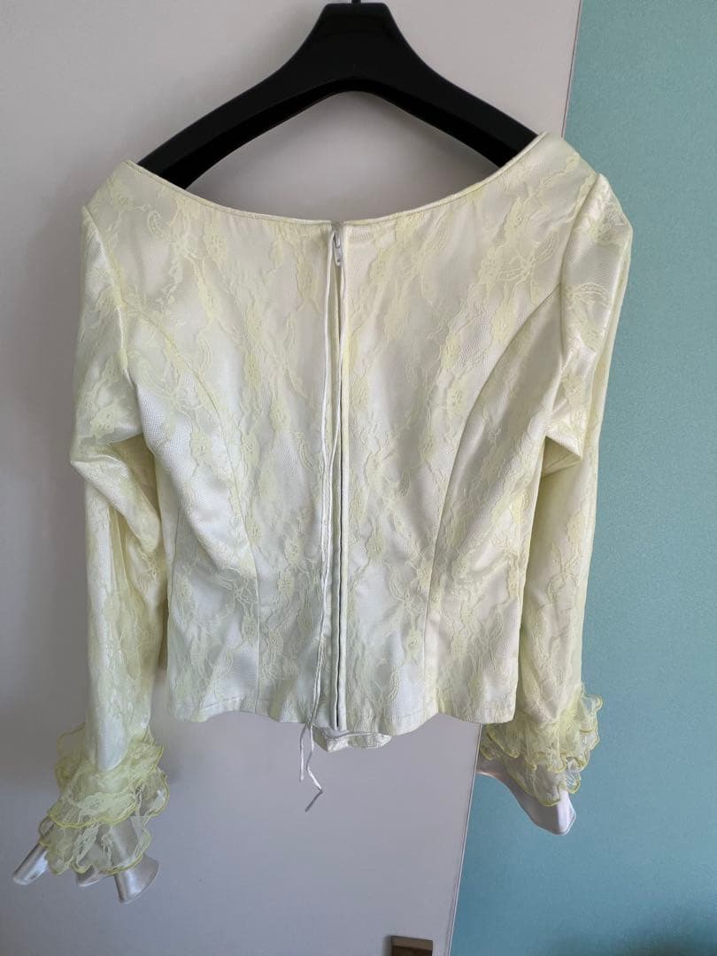 フラメンコブラウス　ソニアジョーンズ　クリーム色　4サイズ　レースブラウス　衣装