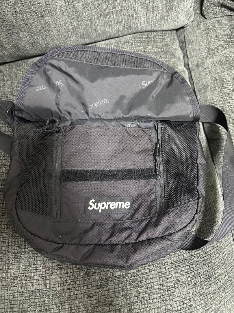 完売品　22ss Supreme メッセンジャーバッグ ブラック