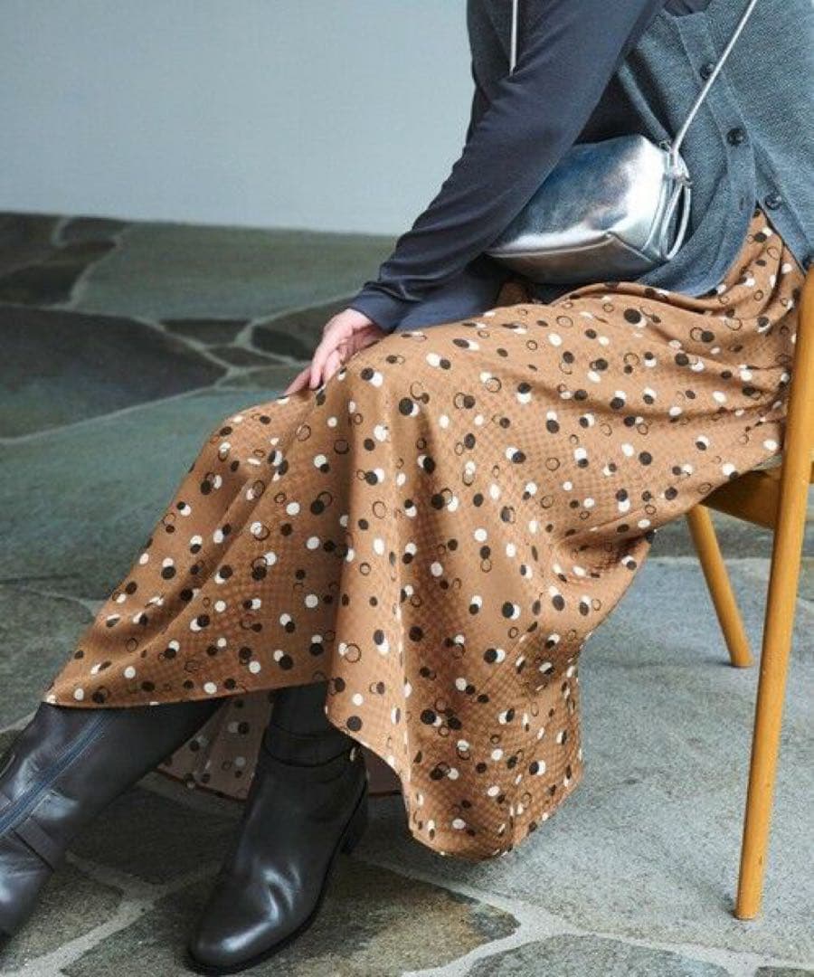 【新品】自由区 大きいサイズ 46 ドットプリントロングスカート 2023AW