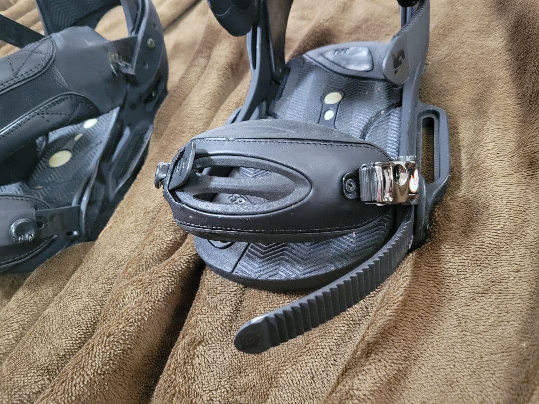 バートン マラヴィータ 2010 EST バインディング