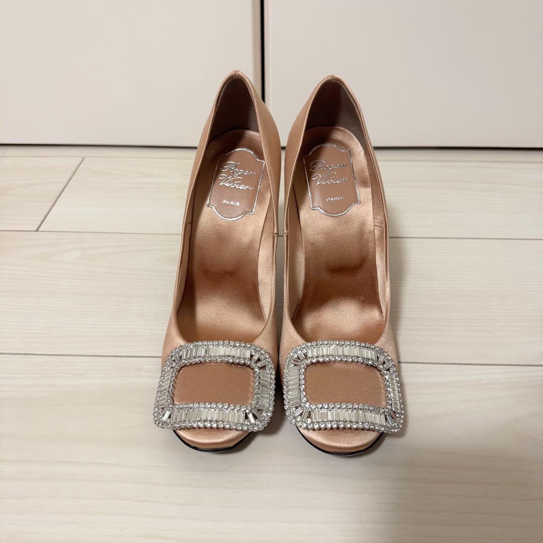 未使用級☆ Roger Vivier ロジェヴィヴィエ 37 袋付き パンプス