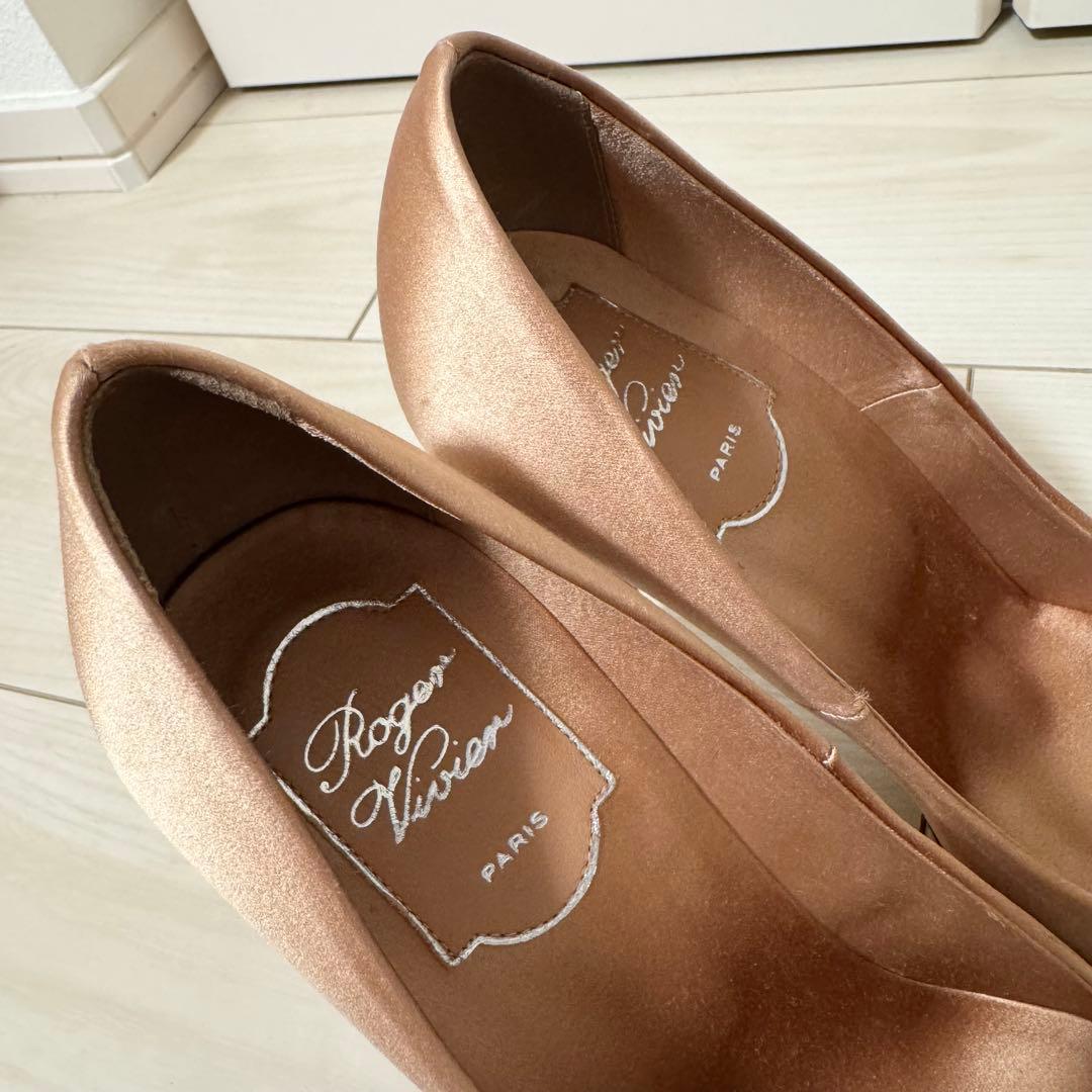 未使用級☆ Roger Vivier ロジェヴィヴィエ 37 袋付き パンプス