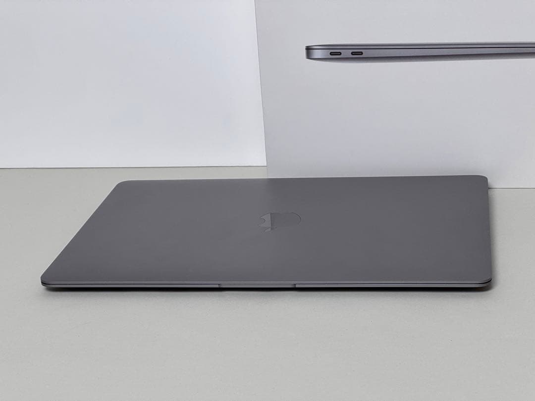 美品　Macbook Air M1 2020 スペースグレイ