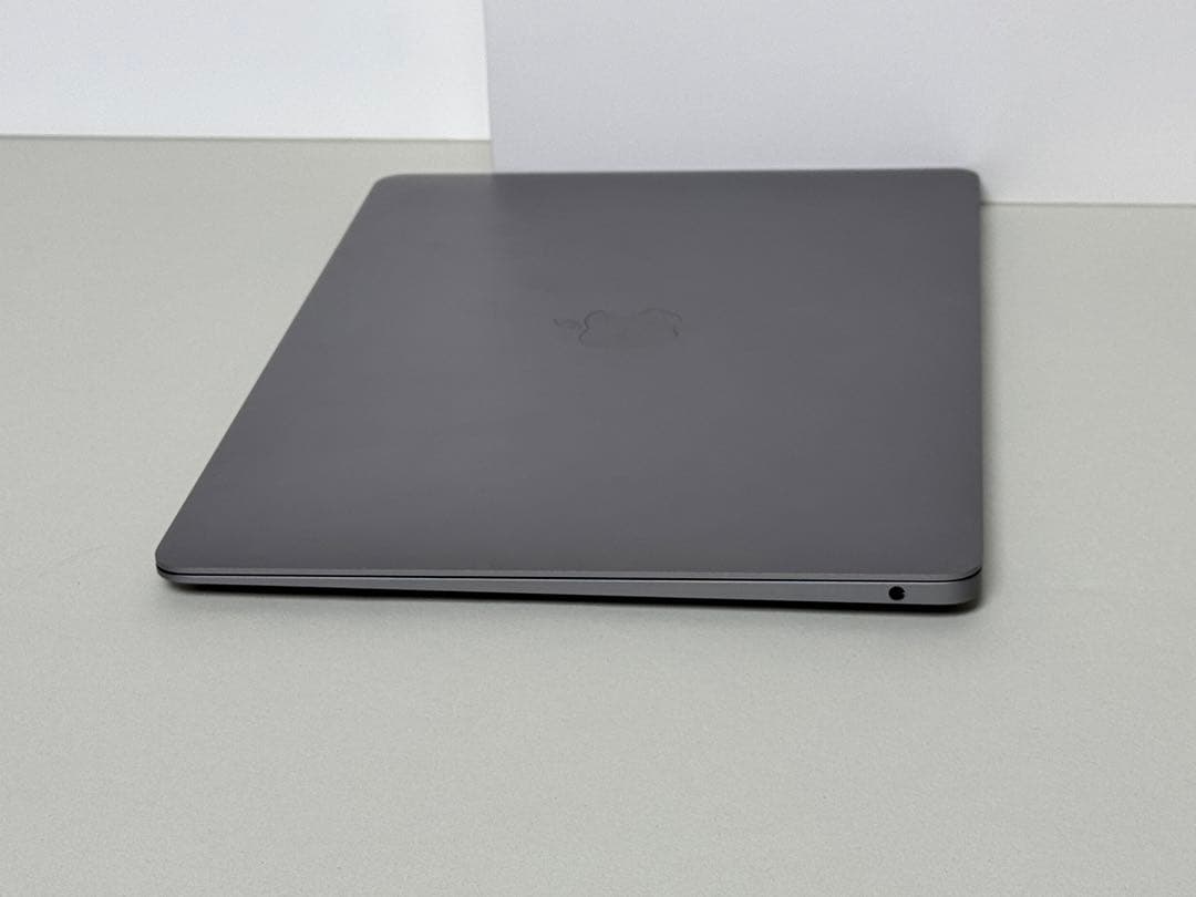 美品　Macbook Air M1 2020 スペースグレイ