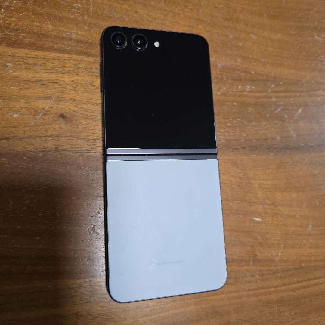 ​【ジャンク・希少】Galaxy Z Flip5 512GB SIMフリー