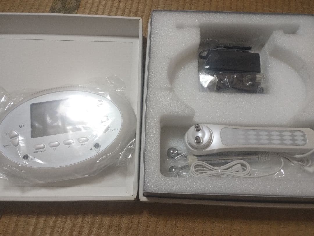 CRYSTAL S たかの友梨 美顔器【未使用】