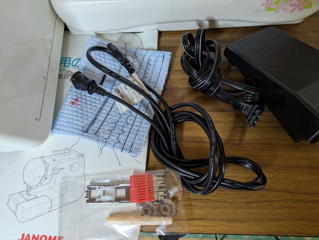 ☆極上美品☆フットコン、ワイドテーブル付属☆ジャノメ662型『ES-10』☆