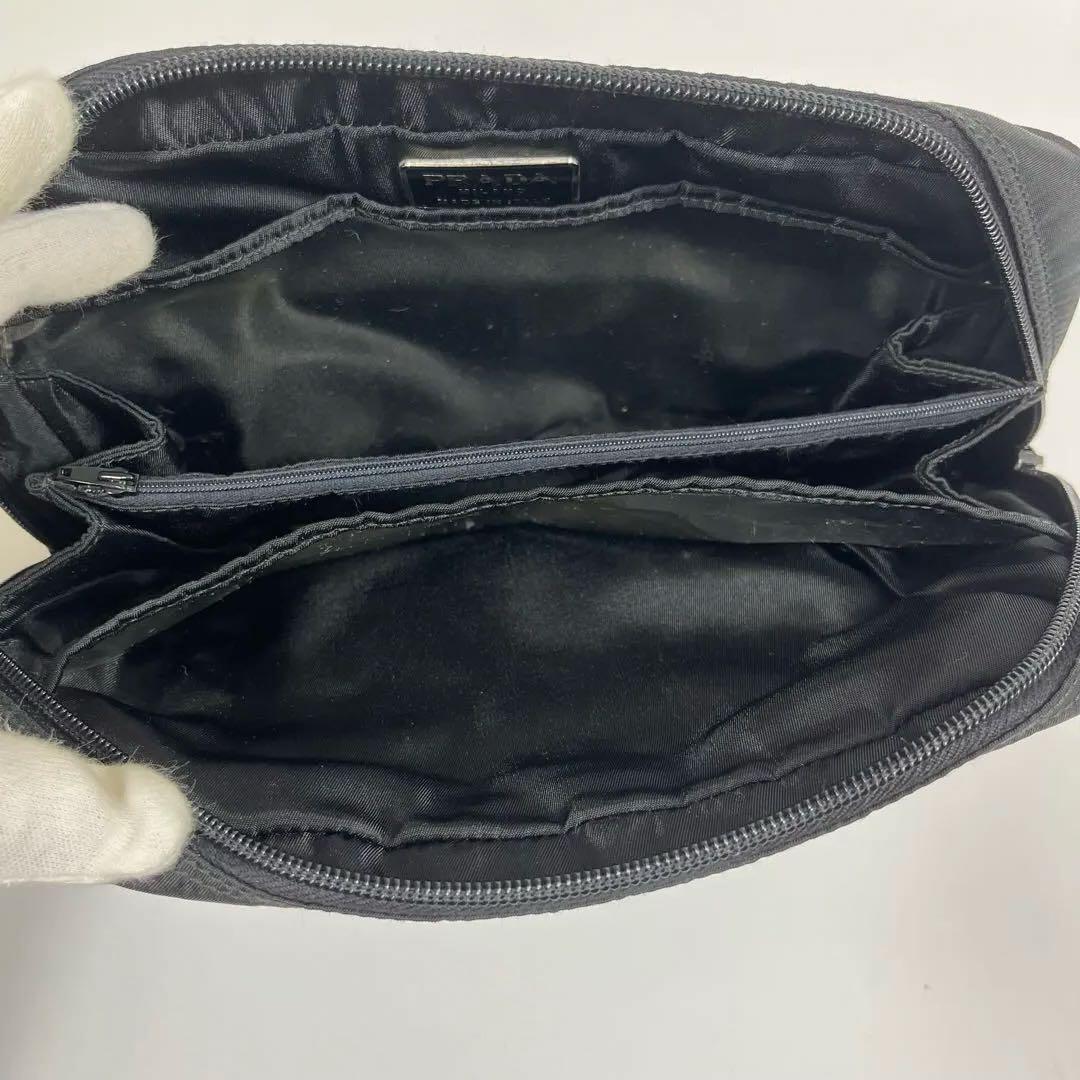 ✨美品✨PRADA　ポーチ　バッグ　三角ロゴ　ナイロン　ブラック