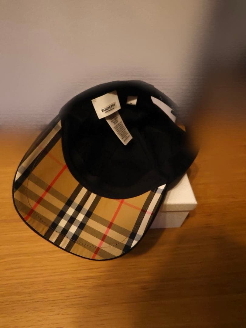 Burberry ブラック ベースボールキャップ