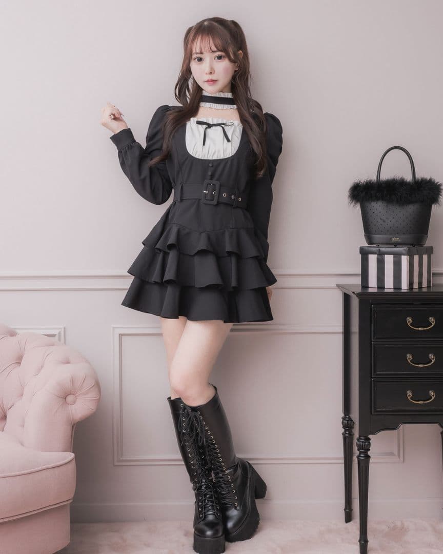 pium チョーカーフリルティアードワンピース ブラック