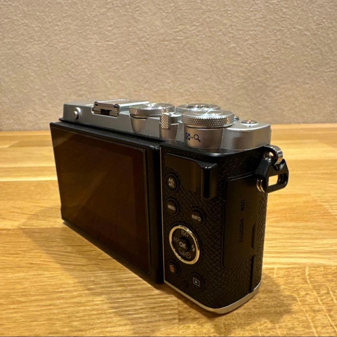 新品未使用 OLYMPUS PEN E-P7 EZ ダブルズームキット シルバー