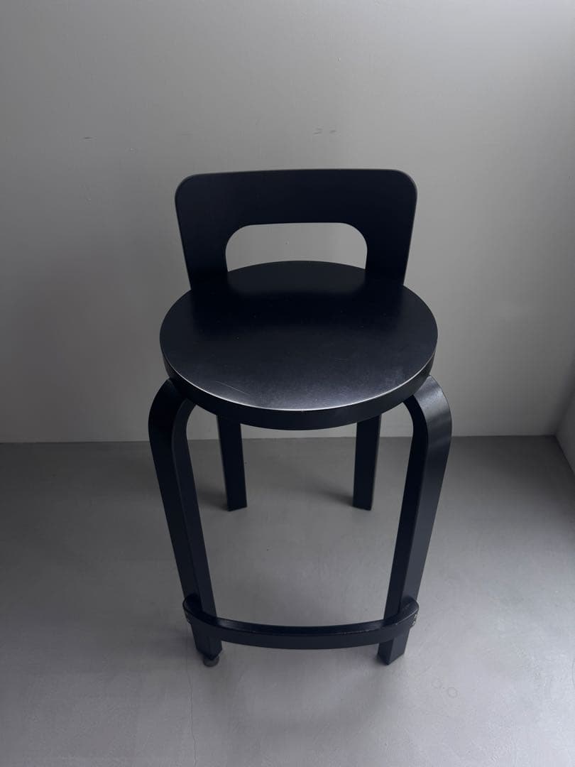 artekハイスツール K65 Carry Away ラッカーブラック③