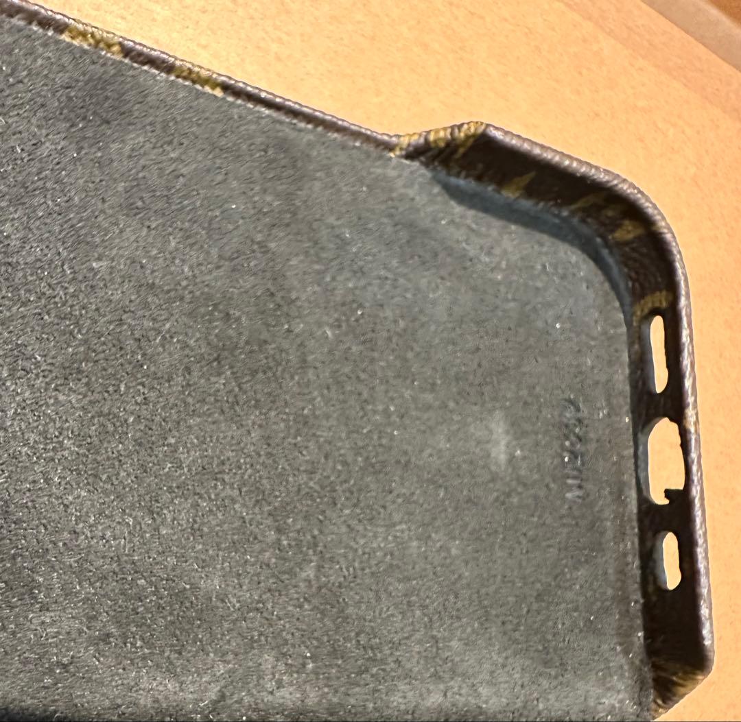 【中古美品】ルイ・ヴィトン iPhone15pro手帳型ケース　モノグラム