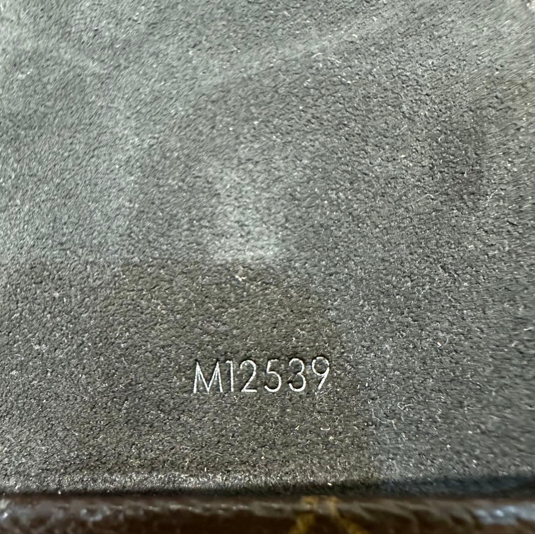 【中古美品】ルイ・ヴィトン iPhone15pro手帳型ケース　モノグラム