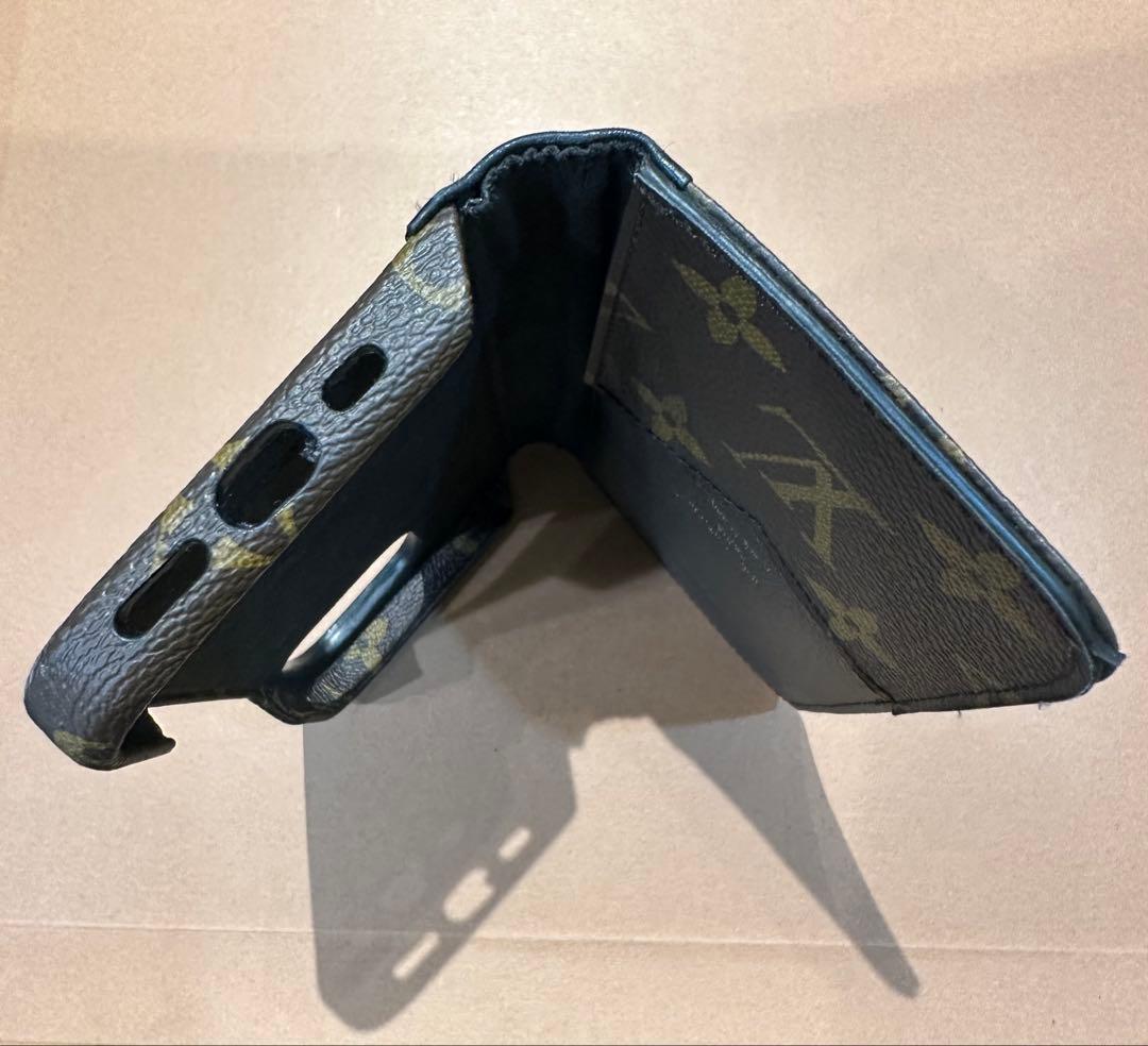 【中古美品】ルイ・ヴィトン iPhone15pro手帳型ケース　モノグラム