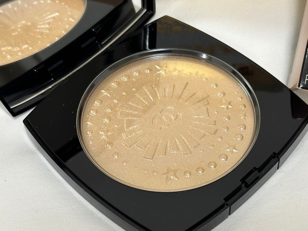CHANEL DIAMOND DUST ハイライトパウダー 限定版