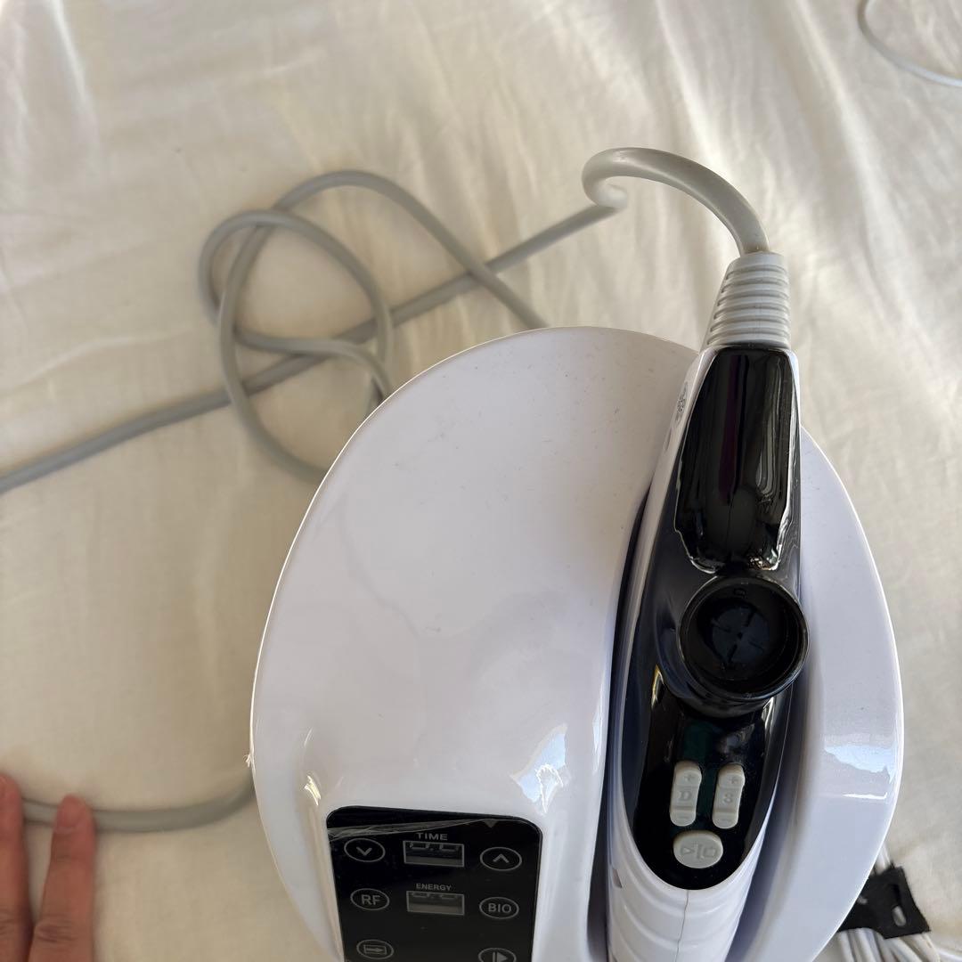 水光 エステ版 ニードレス水光RF +ems美顔器