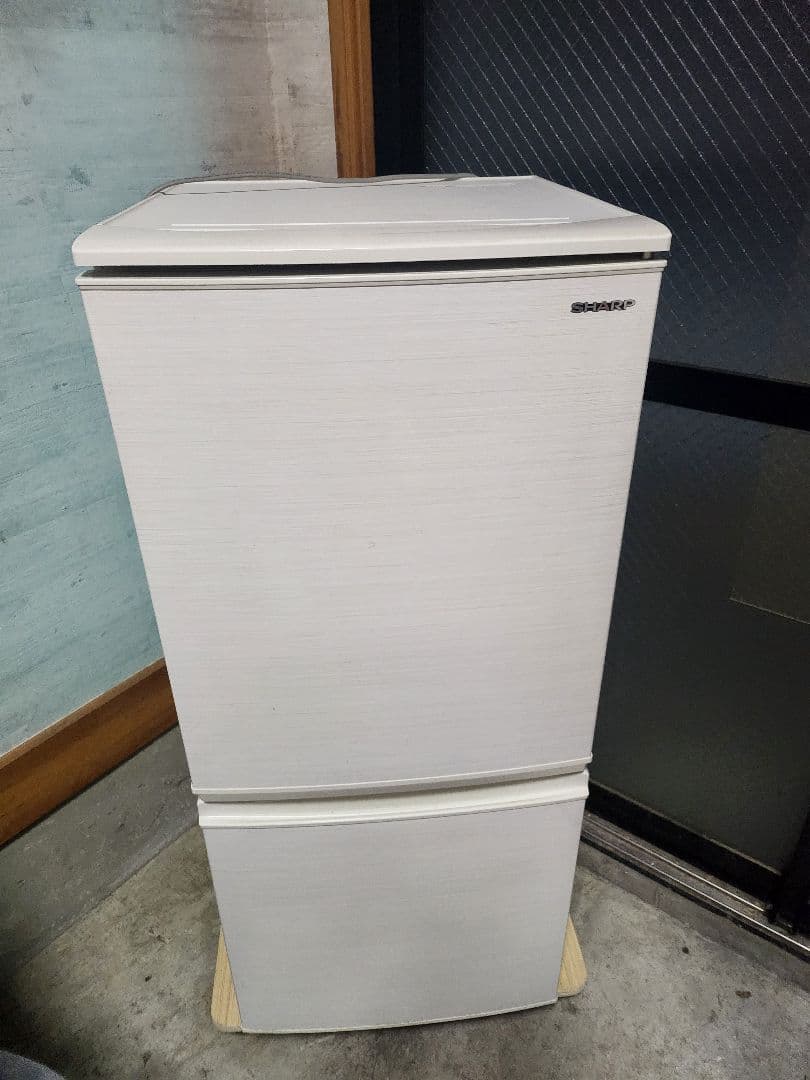 東京23区送料無料 2019年製 シャープ 2ドア冷凍冷蔵庫 137L