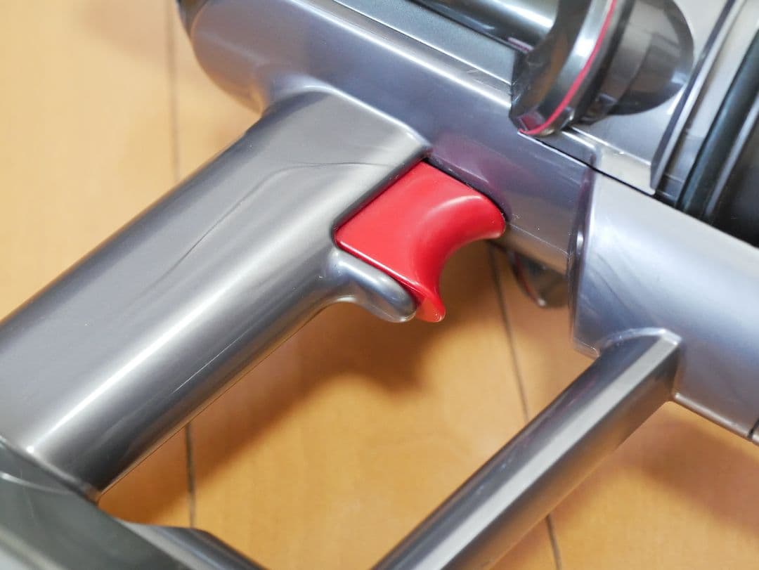 Dyson SV18デジタルスリム本体+ツール2