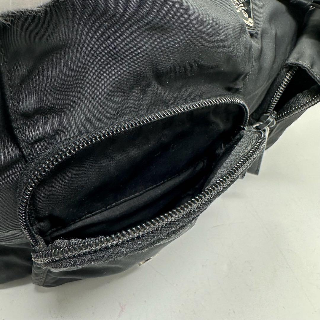 【美品】 PRADA プラダ ショルダーバッグ メッセンジャー　ナイロン e34