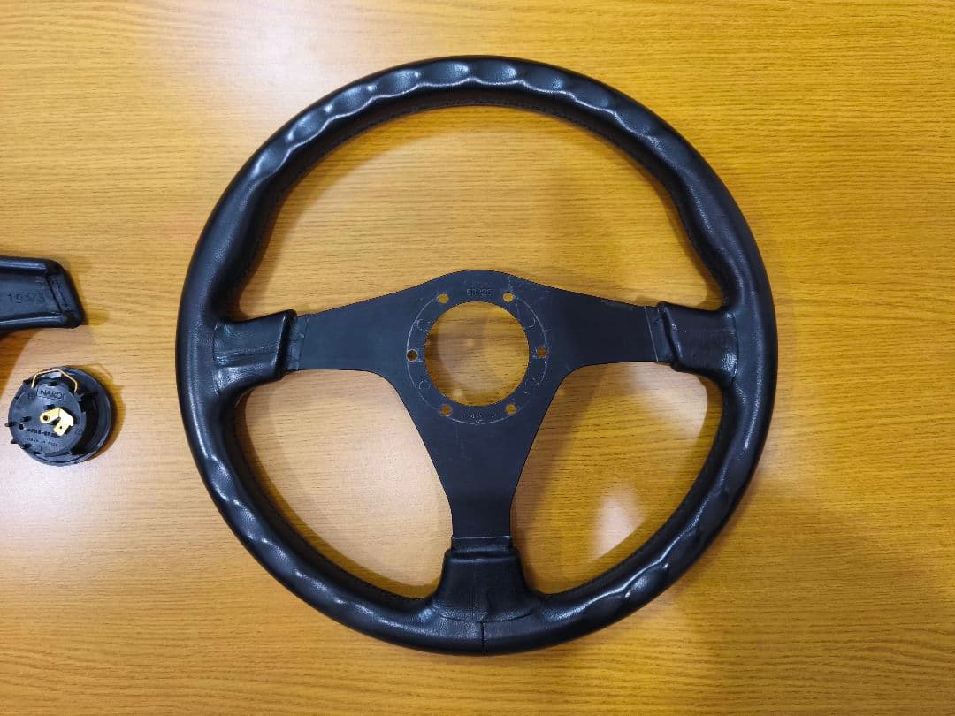 NARDI GARA3 Type3 36Φ ブラックレザー＆ブラックパッド