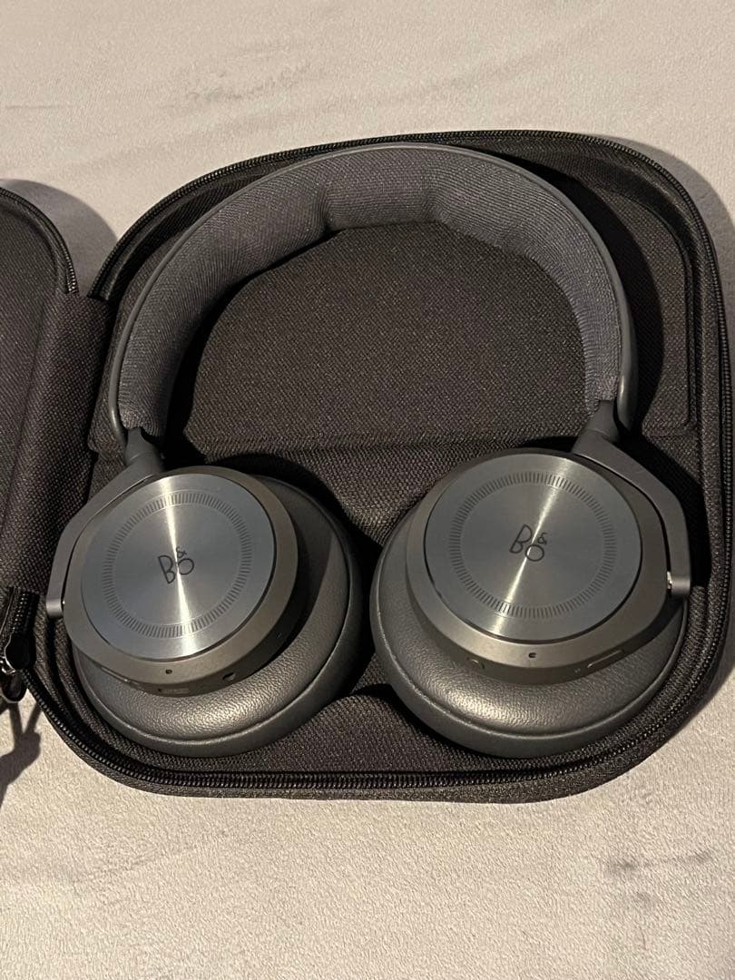 iskw　　Bang & Olufsen Beoplay HX