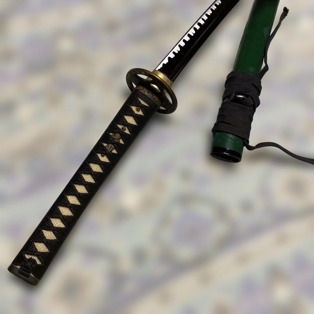 上級居合大刀 黒柄 十字透し丸鍔 緑暈し呂鞘