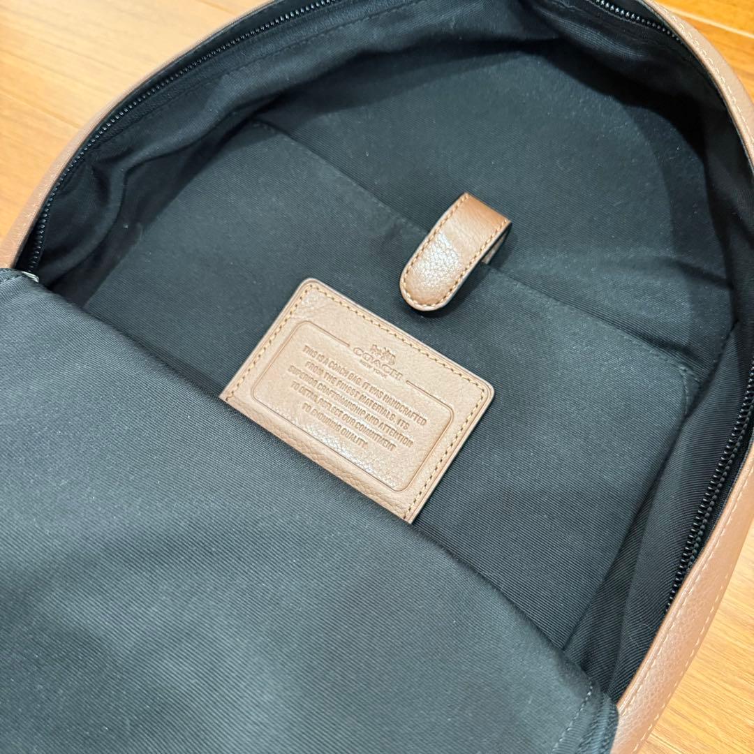 【美品】 コーチ ボディバッグ チャールズ パック リュック メンズ 牛革 黒