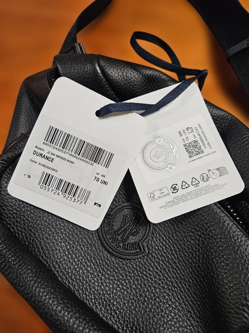 MONCLER　Durance ブラック ボディバッグ(レザー)