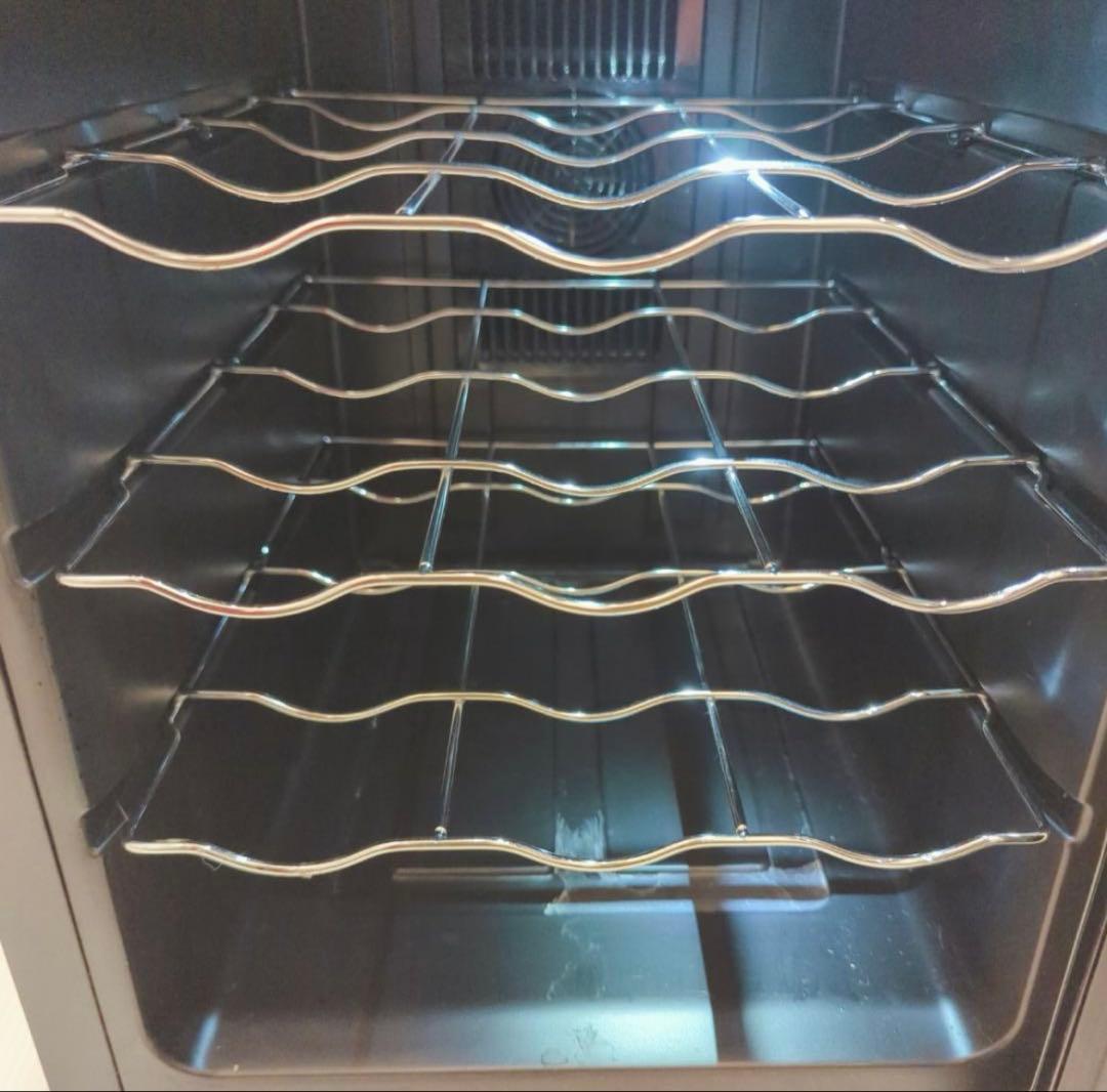 アイリスオーヤマ　ワインセラー 18本 50L ペルチェ式 PWC-502P-B