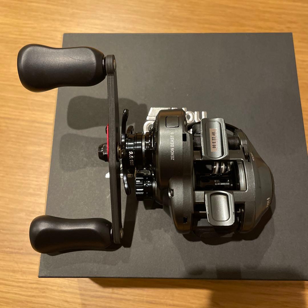 ゼノンビースト9 右