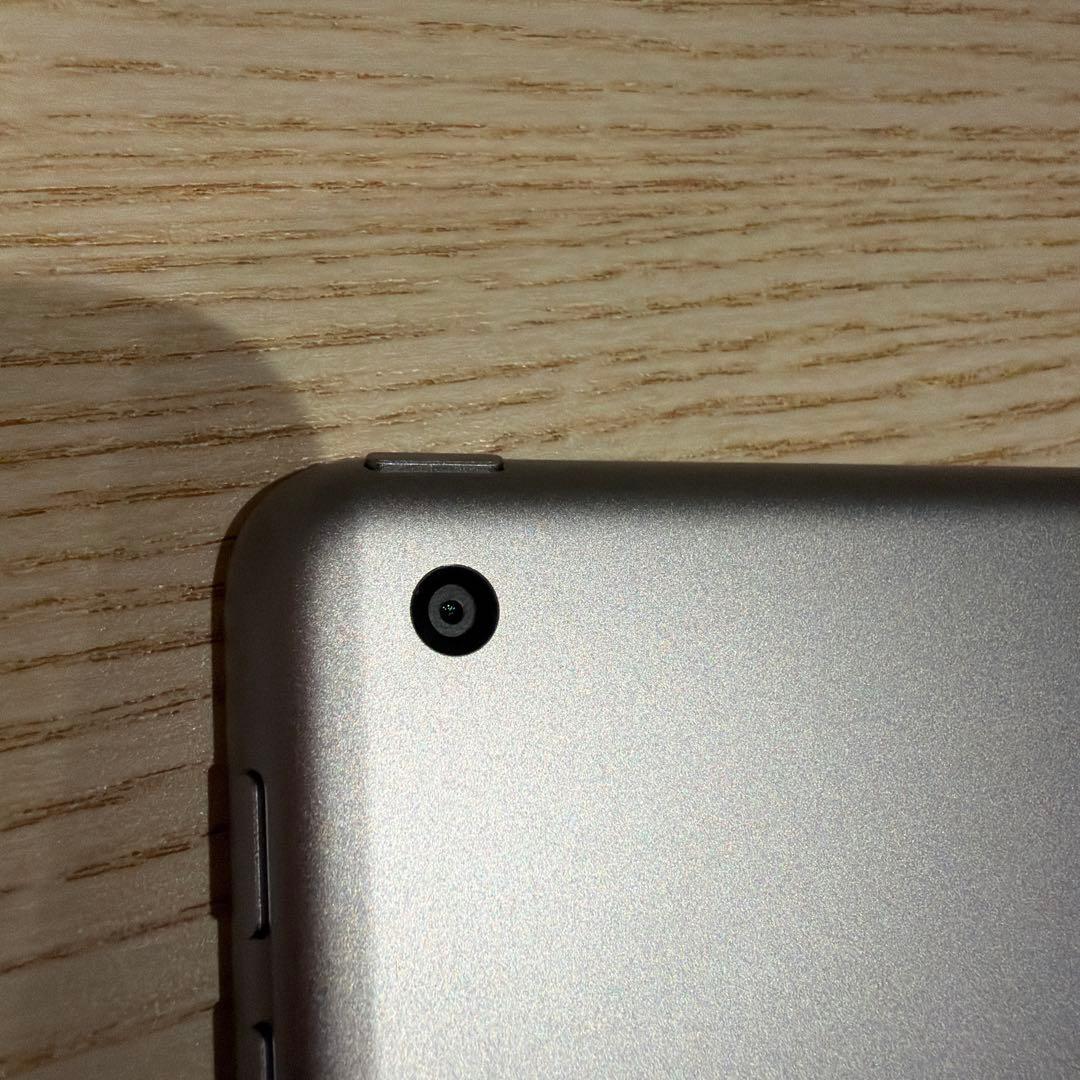 iPad 第6世代 本体 美品