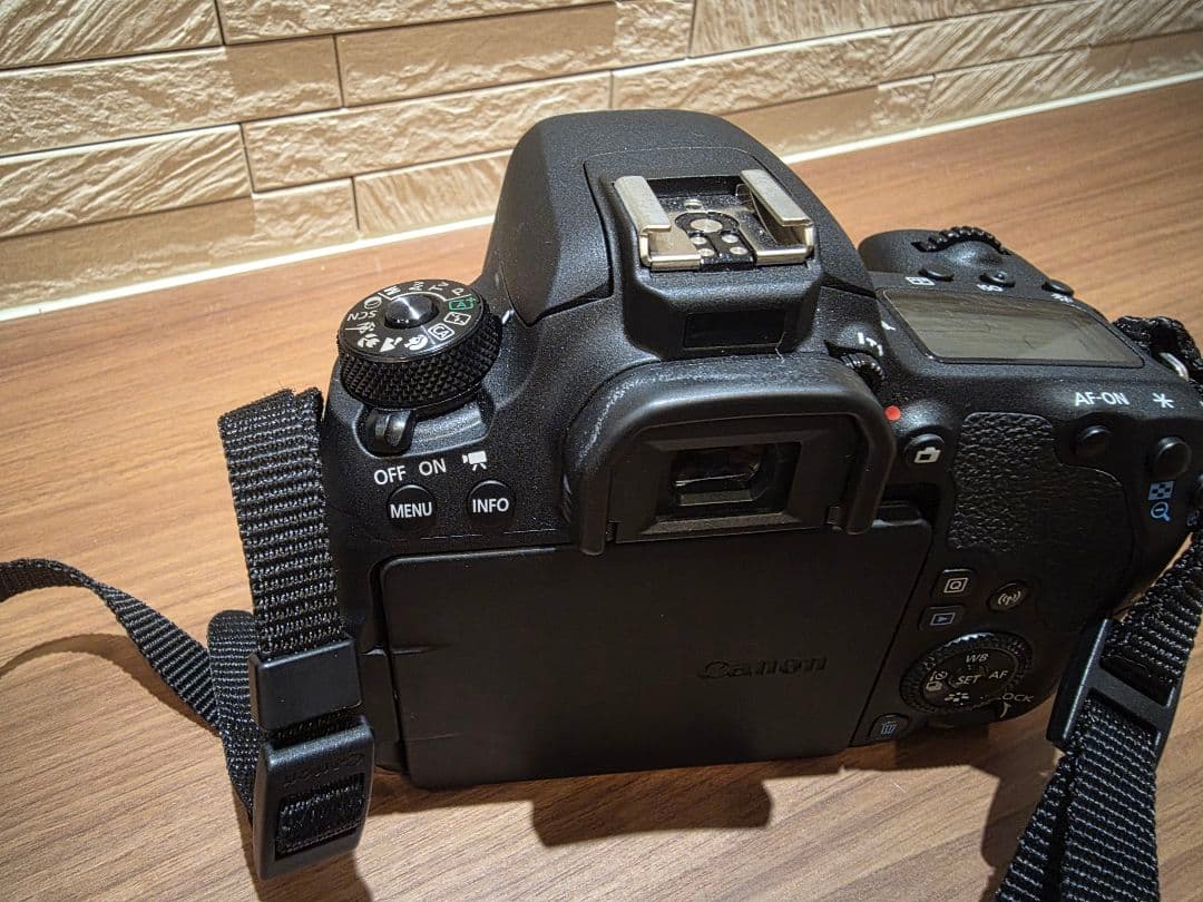 Canon EOS 9000D EF-S18-135 IS USM レンズキット