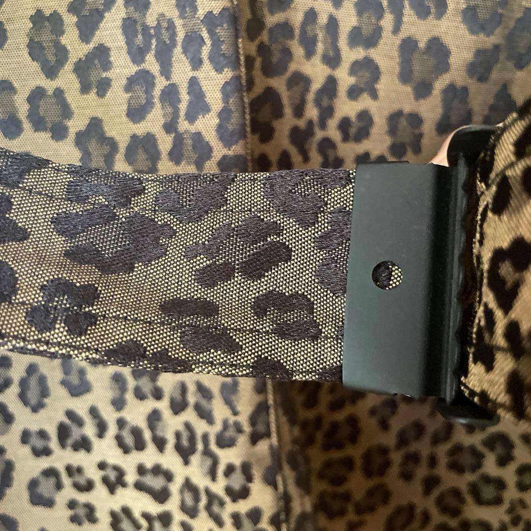 FENDIレオパード柄ジャケット