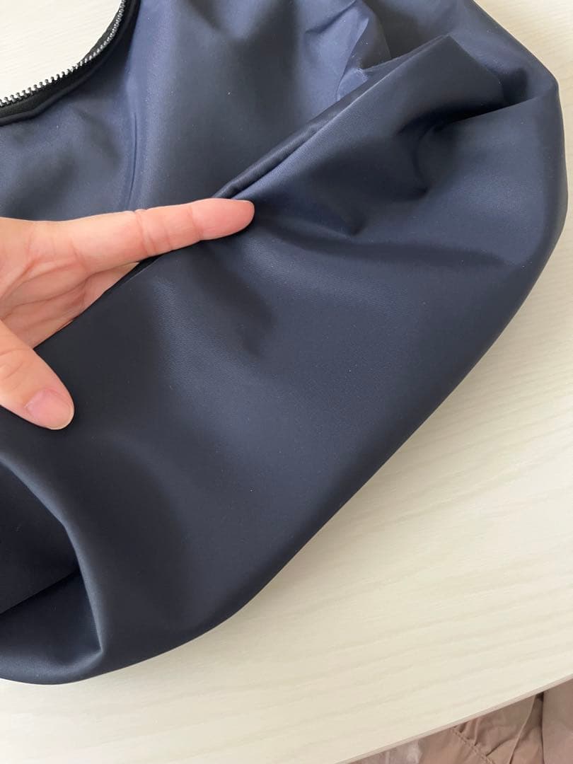 【美品】ONITSUKA TIGER メッセンジャーバッグ ネイビー 刺繍ロゴ