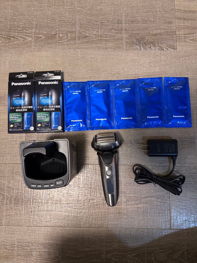 Panasonic 電気シェーバー　ラムダッシュ 5枚刃　ES-CLV9B