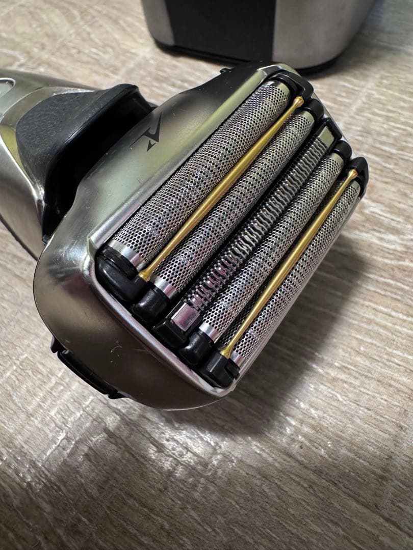 Panasonic 電気シェーバー　ラムダッシュ 5枚刃　ES-CLV9B