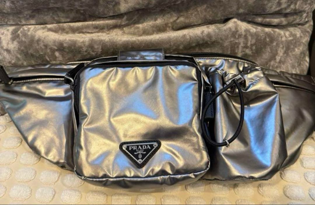 セールPRADA モンタナ ナイロン ボディバッグ シルバー