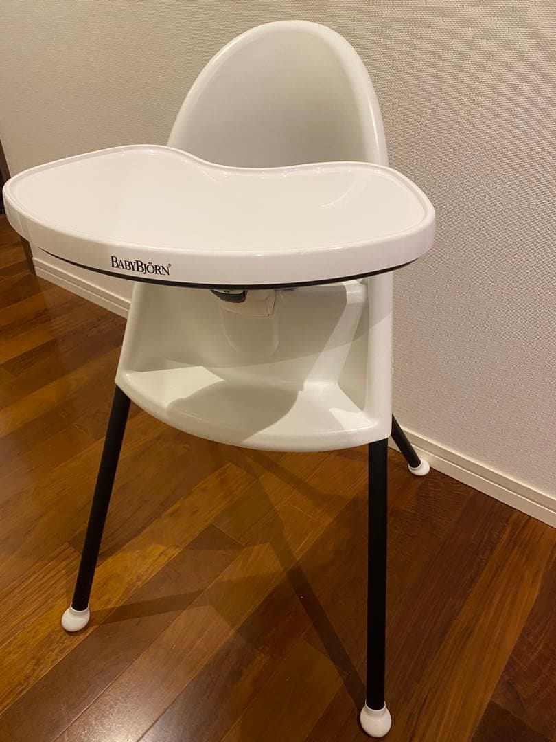 廃盤品　ベビービョルン ハイチェア　ホワイト　ハーネスあり