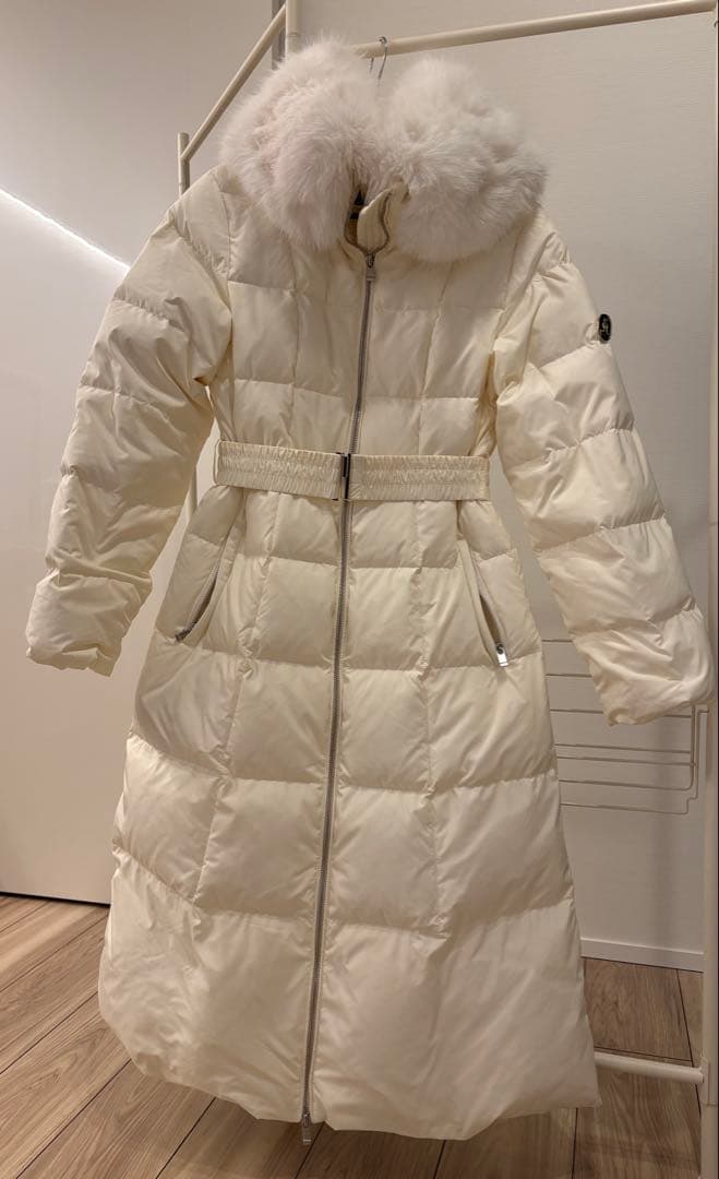 新作！SNIDEL(スナイデル)スタイルアップ ロングダウンコート　ホワイト