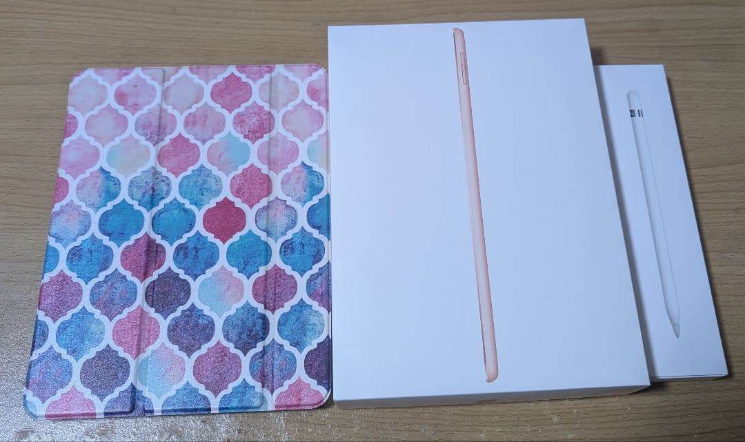 Apple iPad ゴールド pencil　カバー付　　美品　32G Wifi