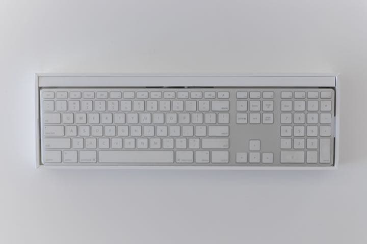 Apple iMac ＋ keyboard / mouse