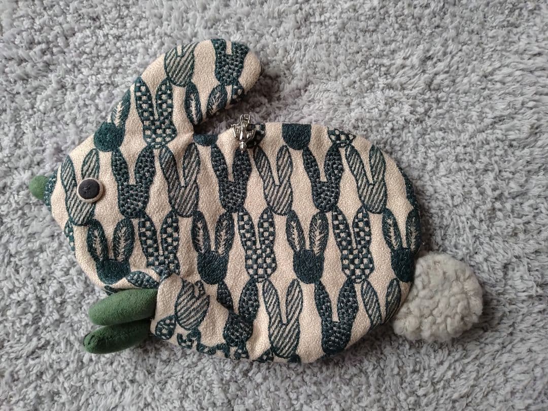 ミナペルホネン usa pouch と tetra pouch セット